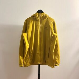Arc’teryx Atom Lt Insulated Hooded Jacket In Oracle Yellow/Gold Size XL Women’s